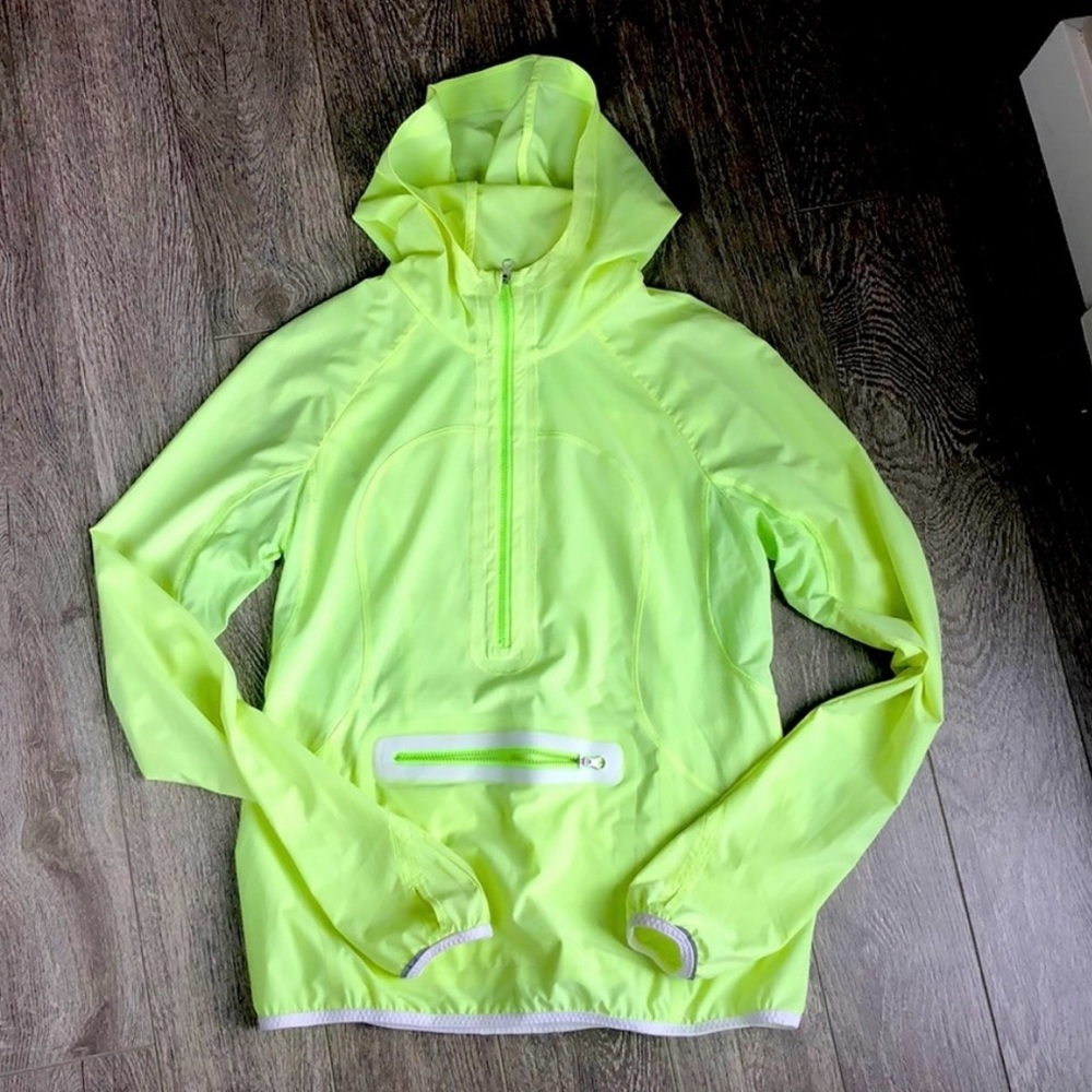 ZIPPY GREEN LULULEMON WINDBREAKER